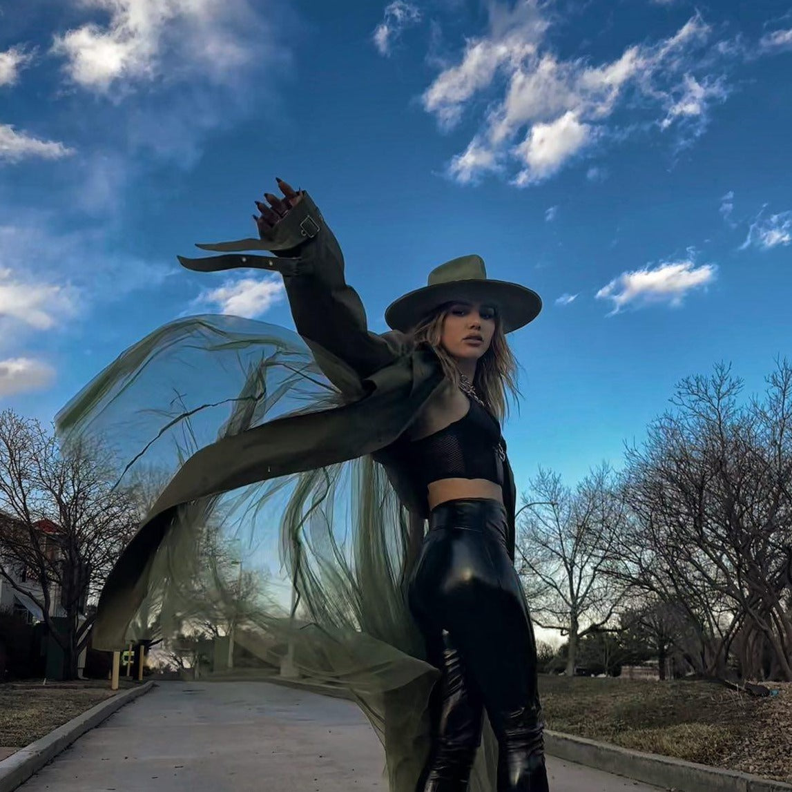 Larisa Love Artist Daydream Tour: October 17 Cuyahoga Falls, OH